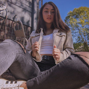 Meet your Posher, Ava